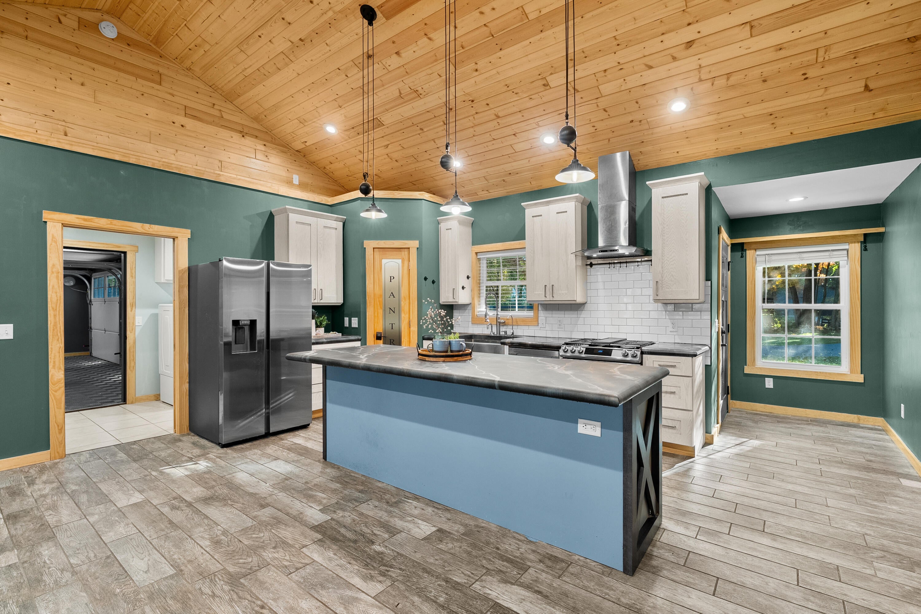 56160 Shady Lane