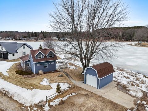 Photo of 9351 E 50 Road, Cadillac, MI 49601 (MLS # 26008999)