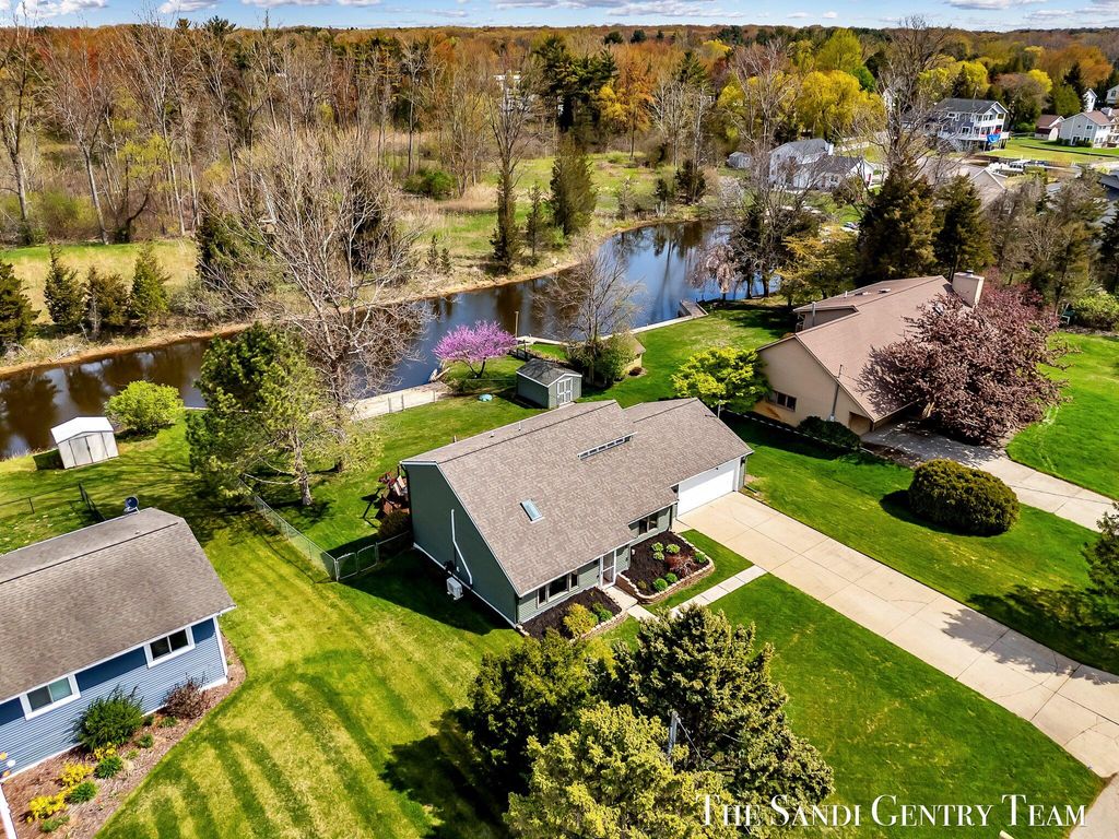 Photo of 17083 Spahr Street, Spring Lake, MI 49456 (MLS # 25020538)