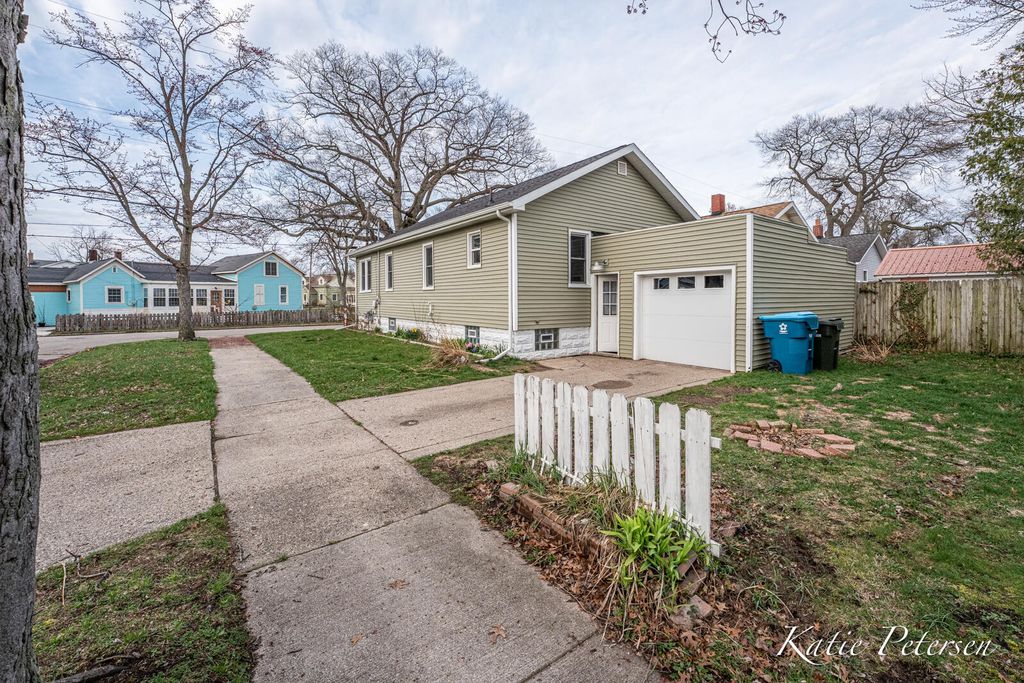 Photo of 1843 Fair Avenue, Muskegon, MI 49441 (MLS # 26015831)