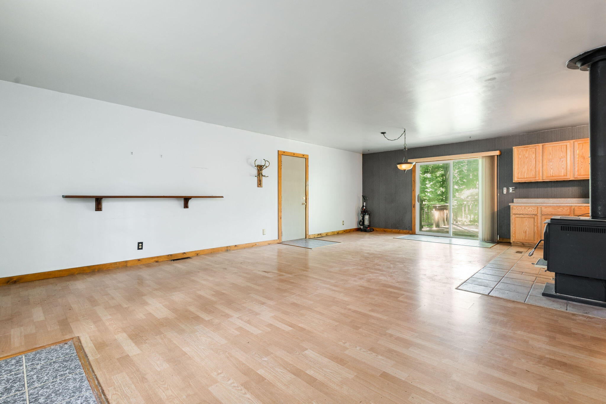 16053 Lakeside Road