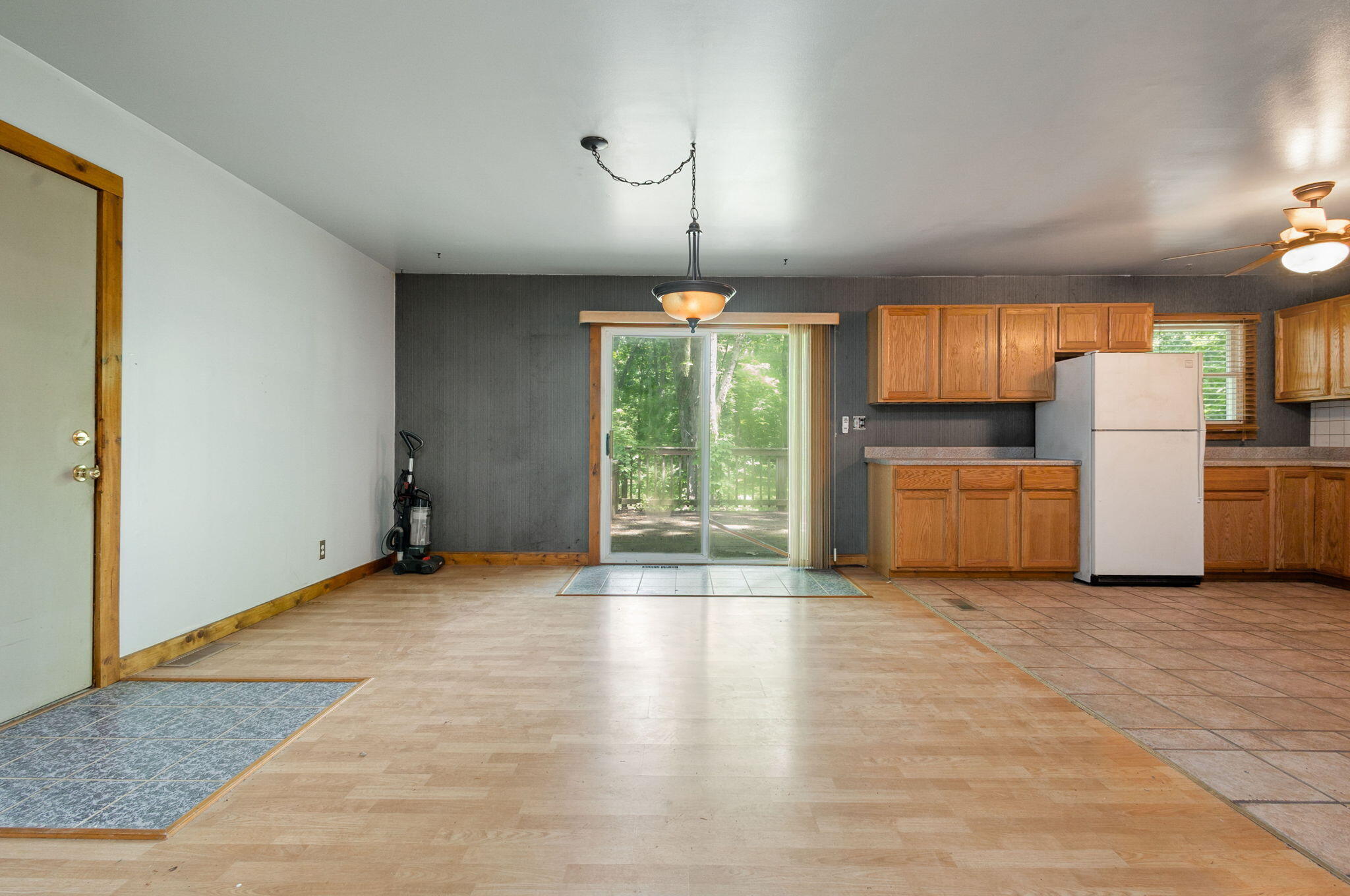 16053 Lakeside Road