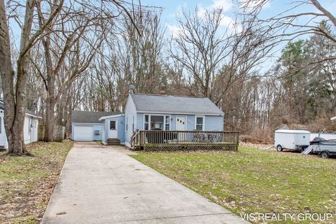 Photo of 907 Wilson Avenue, Norton Shores, MI 49441 (MLS # 26013175)
