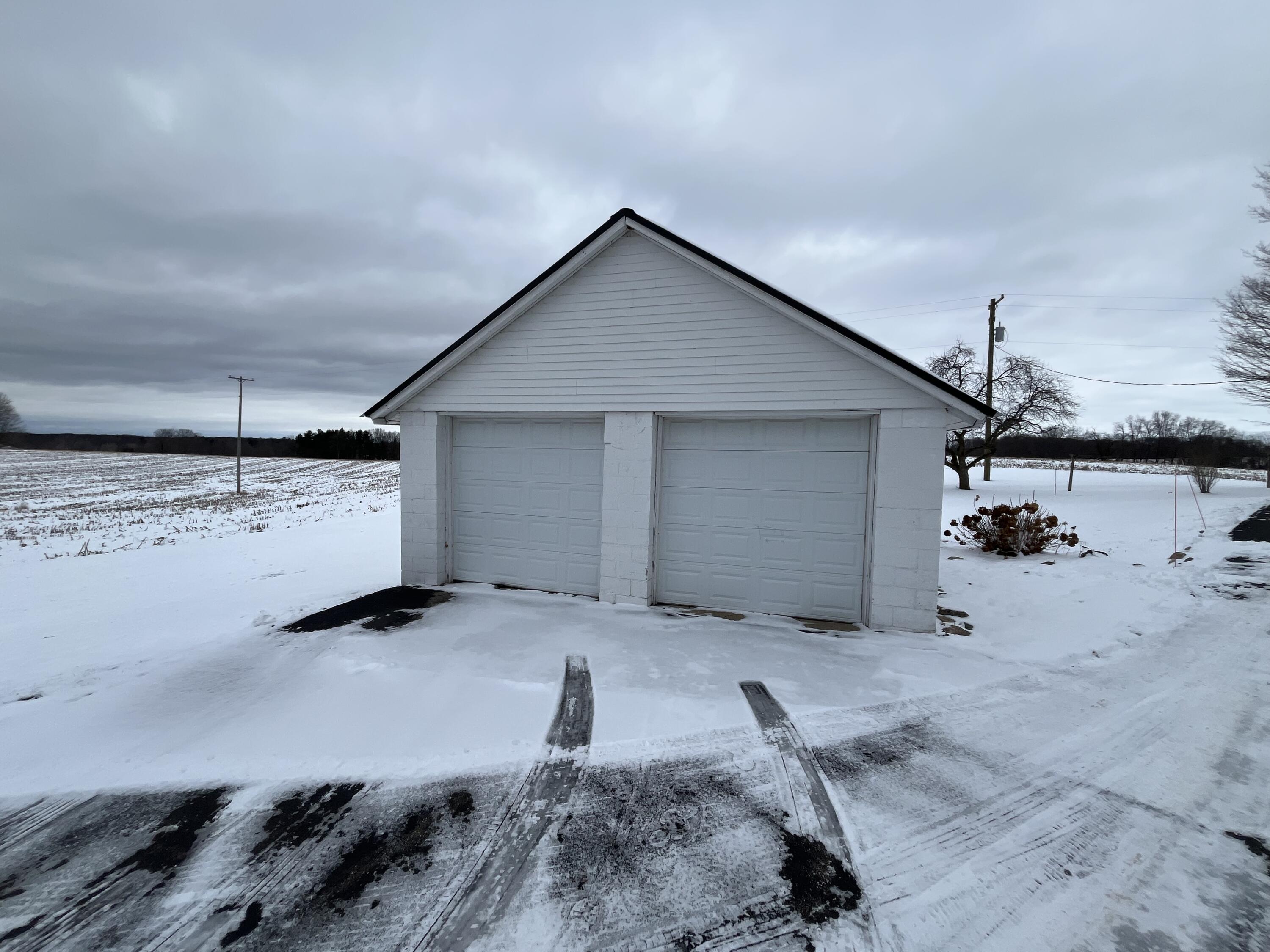 Allegan, Michigan 49010, United States, 3 Bedrooms Bedrooms, ,1 BathroomBathrooms,Residential,Pending,117778