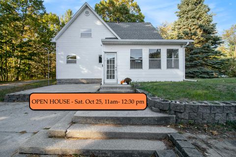 Photo of 5553 W Johnson Road, Ludington, MI 49431 (MLS # 25054226)