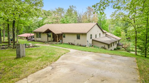 1977 E 40th Street White Cloud MI 49349