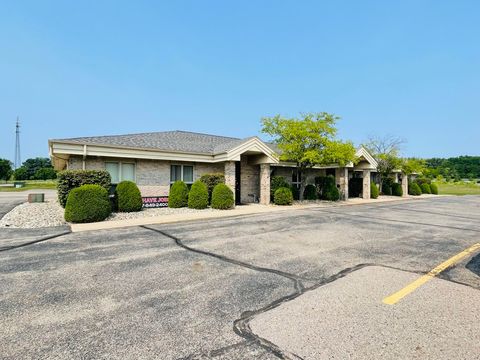 Photo of 576-588 Olds Street, Jonesville, MI 49250 (MLS # 25020352)