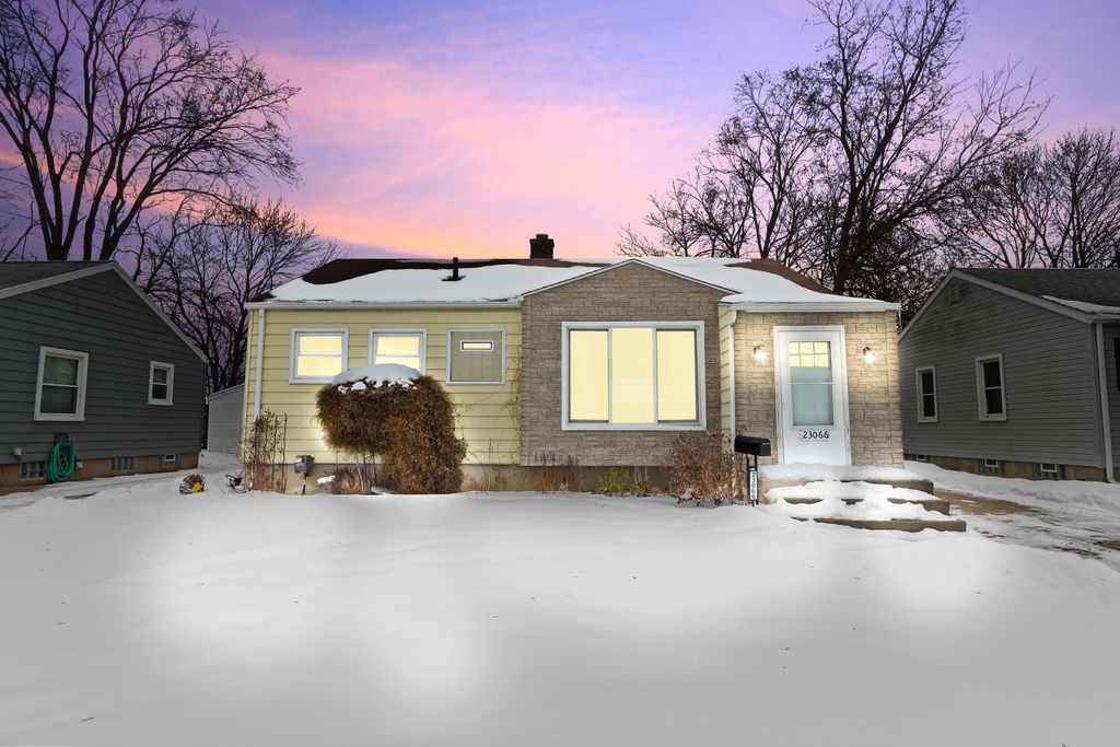Photo of 23066 Ithaca Street, Oak Park, MI 48237 (MLS # 26005016)