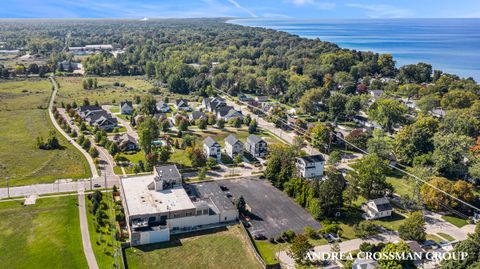 Condominium in South Haven MI 125 Elkenburg Street 52.jpg