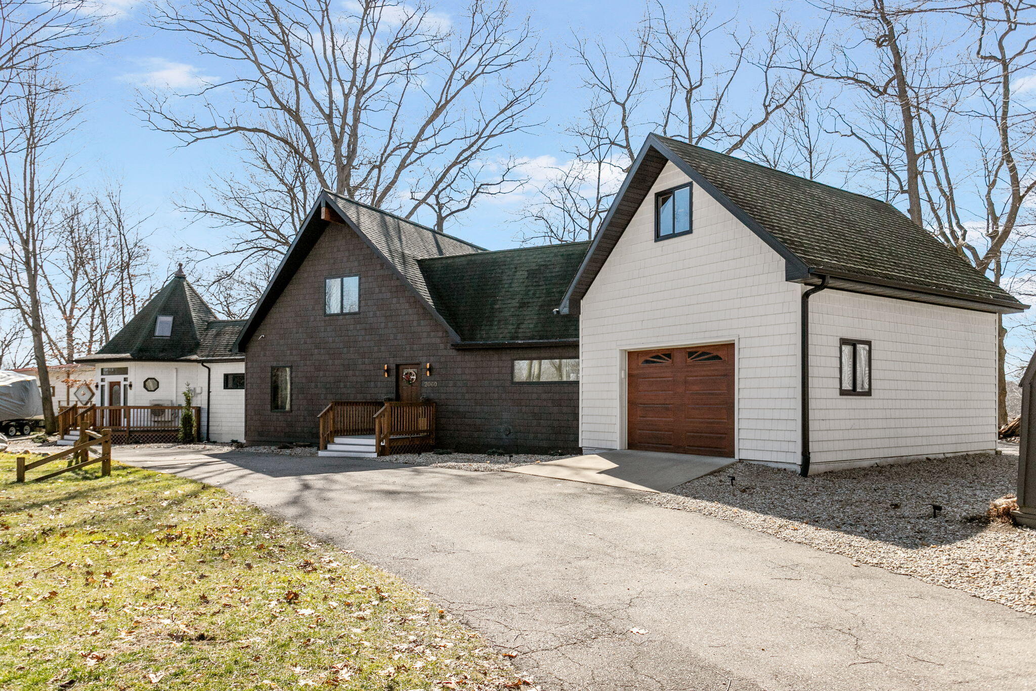 2060 S Algonquin Dr