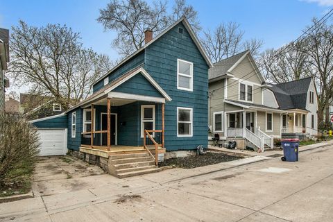 311 Robey Place SE, Grand Rapids, MI 49506 - MLS#: 25018076