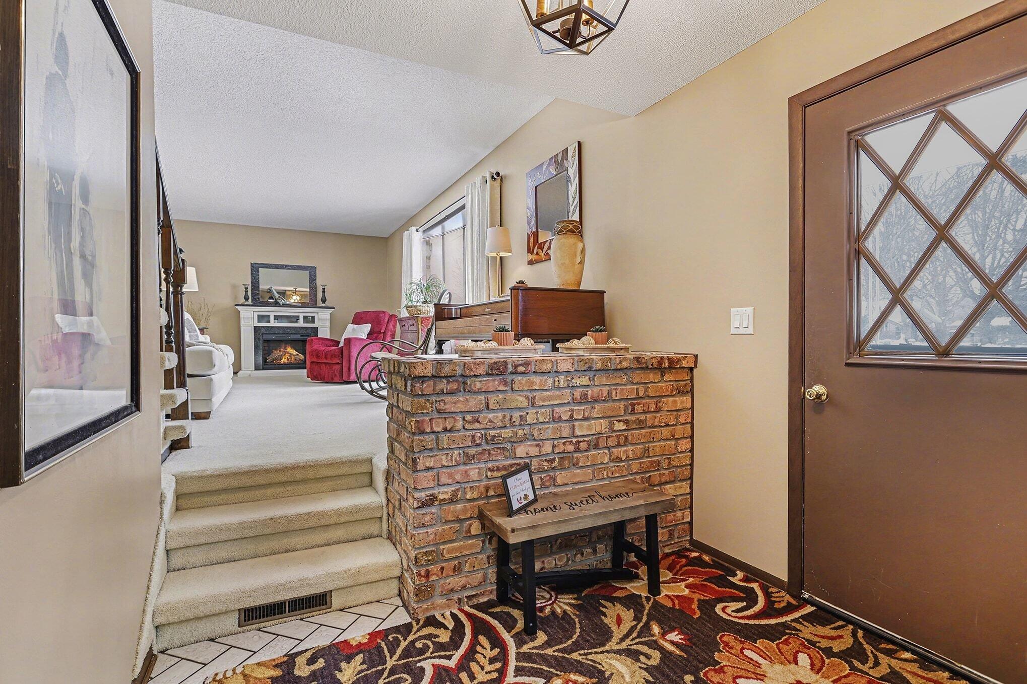 6033 Clearbrook Drive