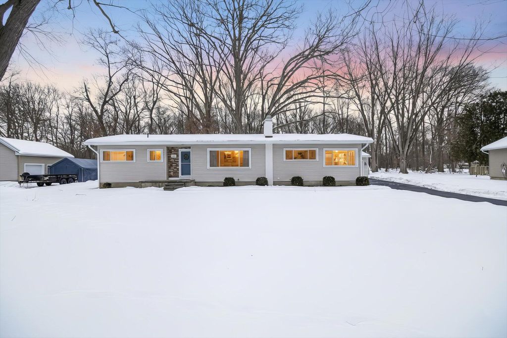 Photo of 2710 Leland Drive, Jackson, MI 49203 (MLS # 26005072)