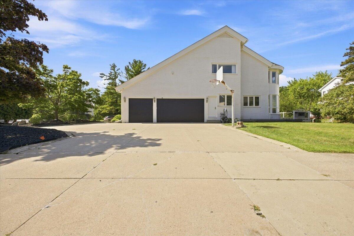 6122 Trailwood Lane