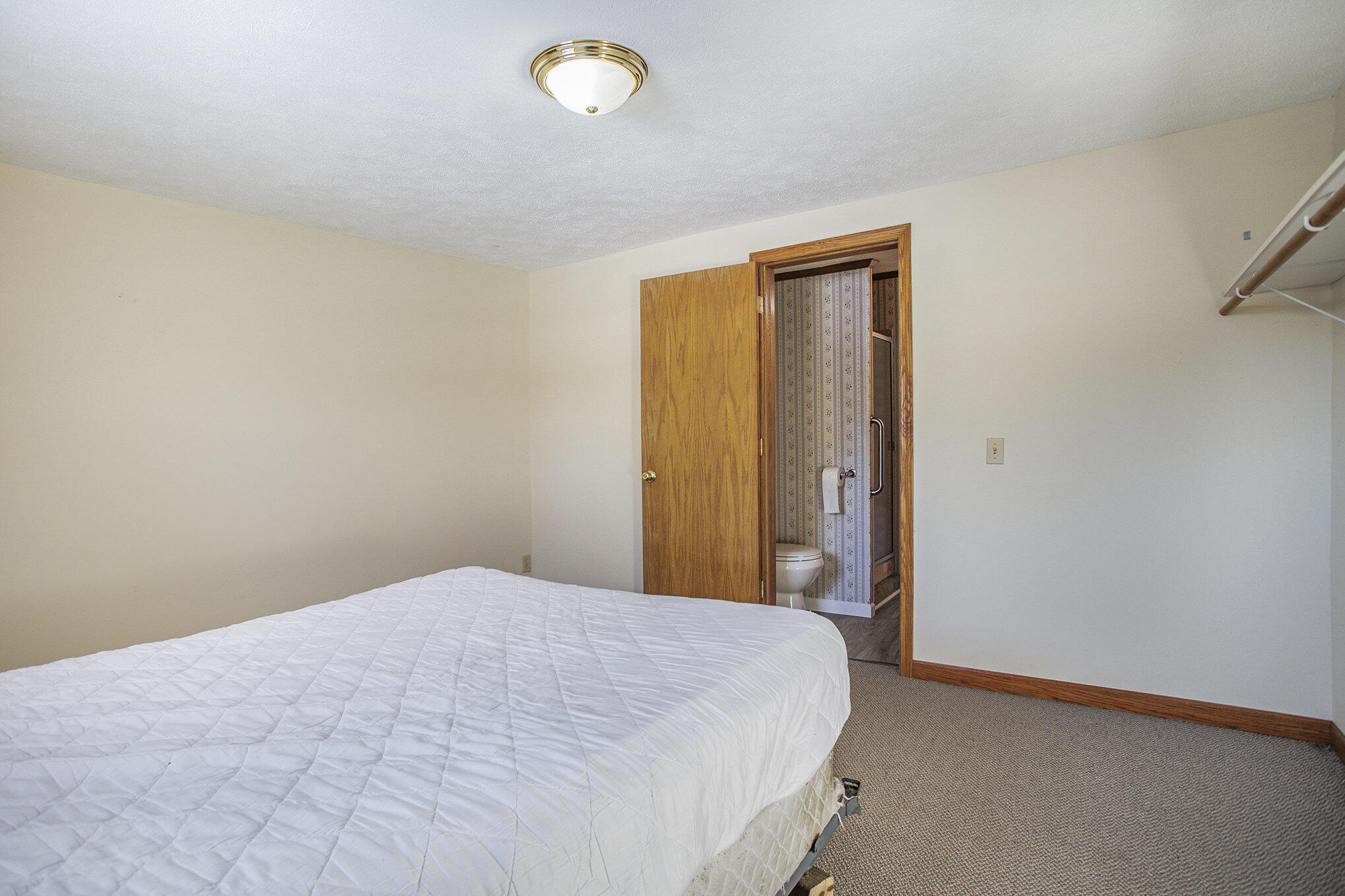 Olivet, Michigan 49076, United States, 3 Bedrooms Bedrooms, ,2 BathroomsBathrooms,Residential,Active,242289