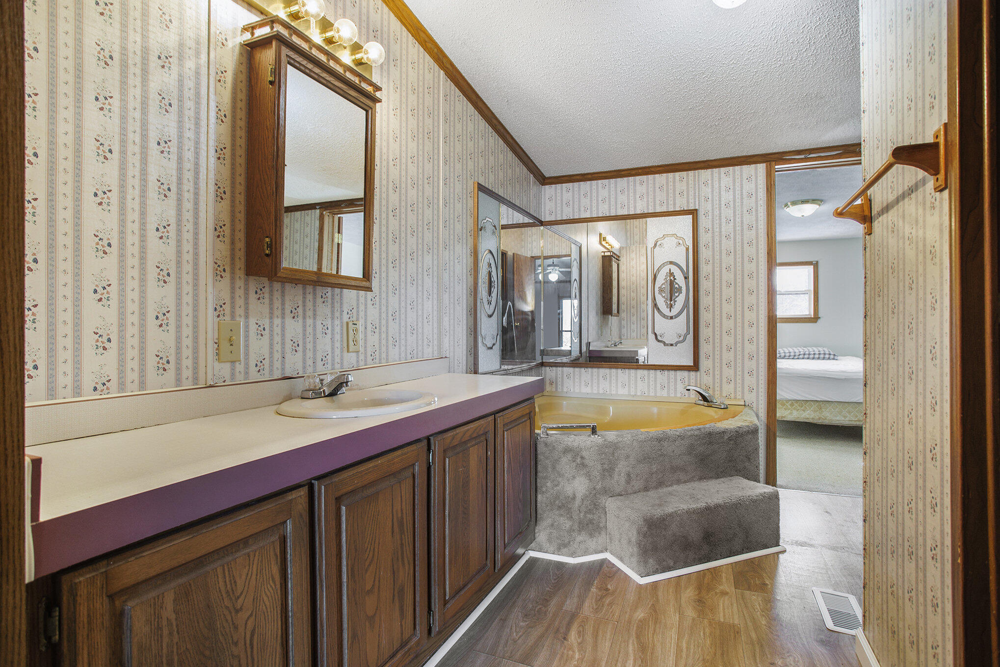 Olivet, Michigan 49076, United States, 3 Bedrooms Bedrooms, ,2 BathroomsBathrooms,Residential,Active,242289