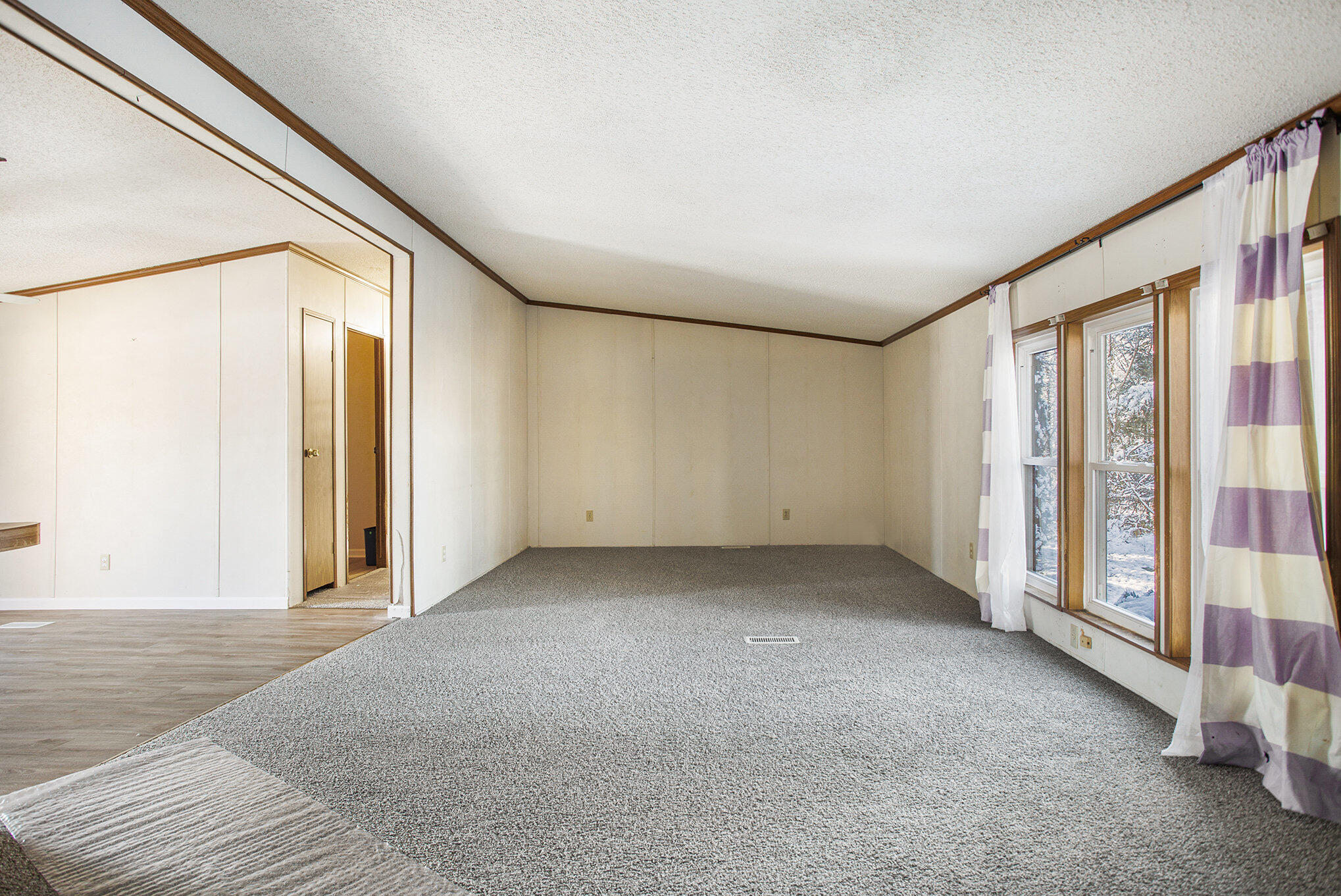 Olivet, Michigan 49076, United States, 3 Bedrooms Bedrooms, ,2 BathroomsBathrooms,Residential,Active,242289