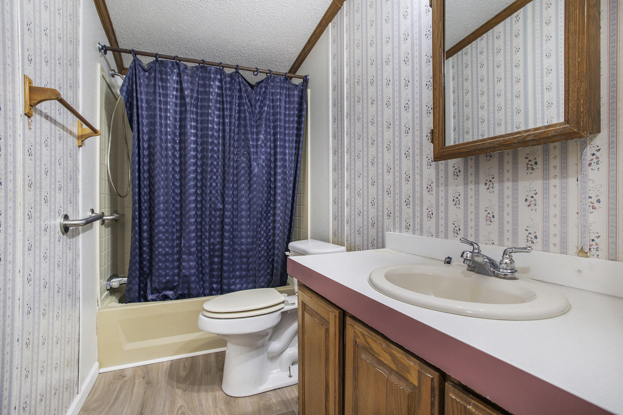 Olivet, Michigan 49076, United States, 3 Bedrooms Bedrooms, ,2 BathroomsBathrooms,Residential,Active,242289