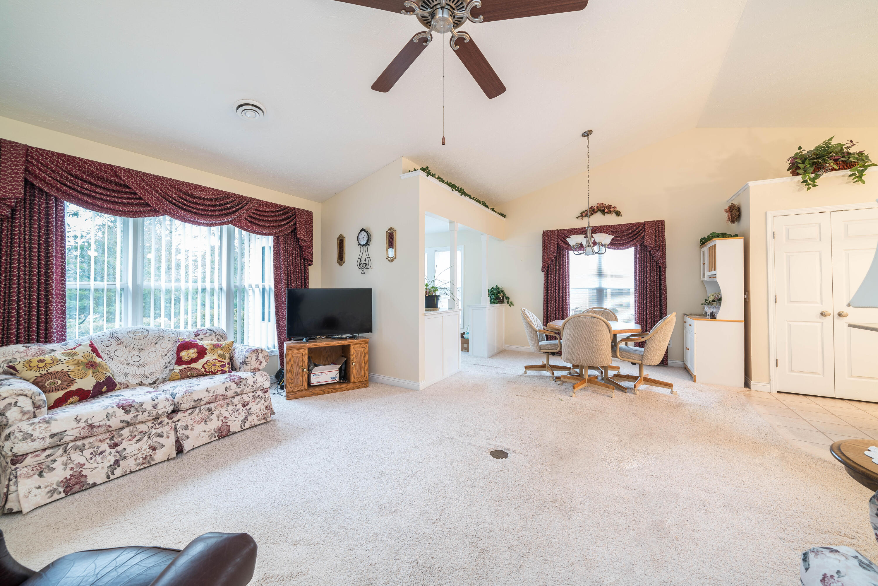 Photo 8 of 15 of 9708 Palmetto Court condo