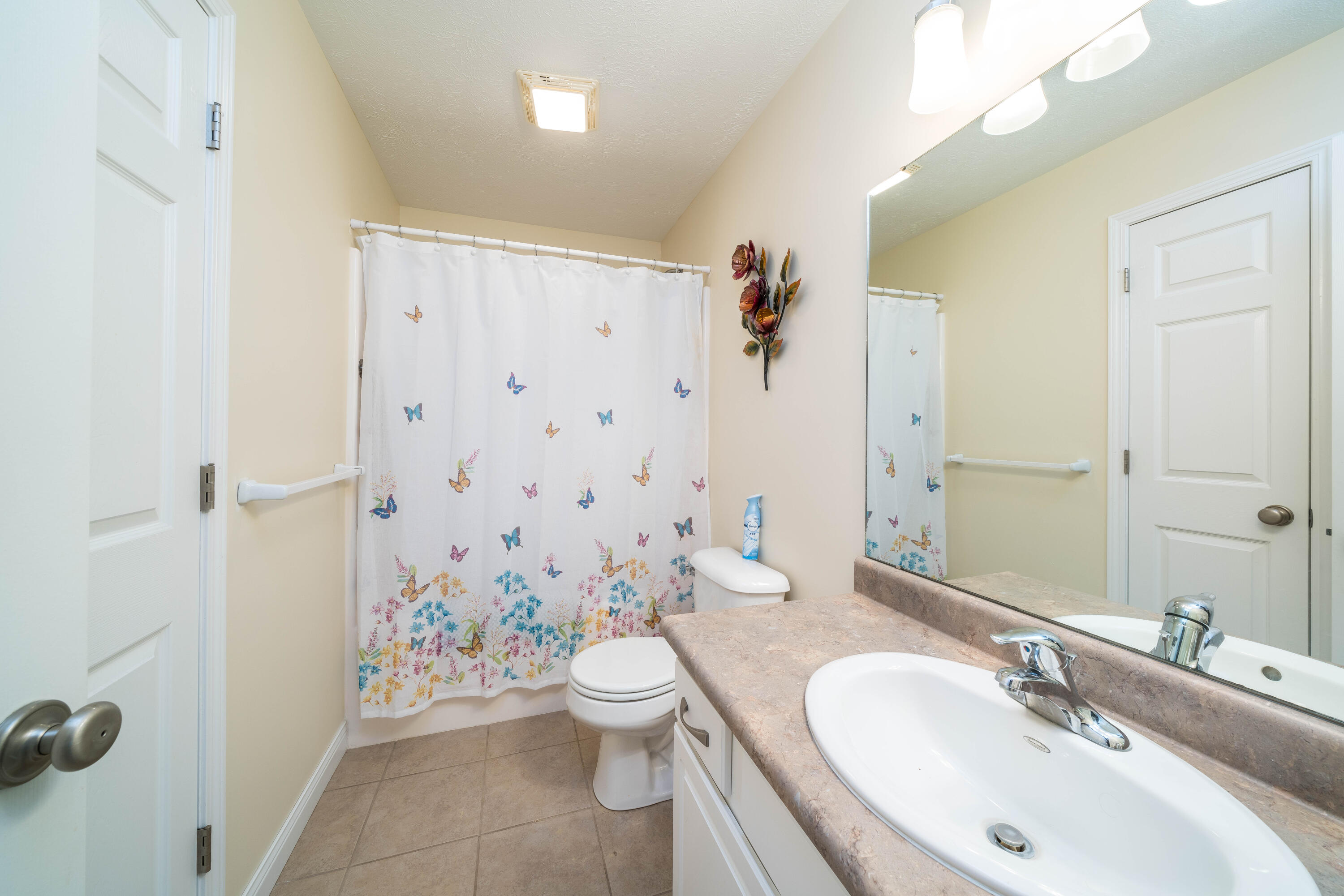 Photo 11 of 15 of 9708 Palmetto Court condo