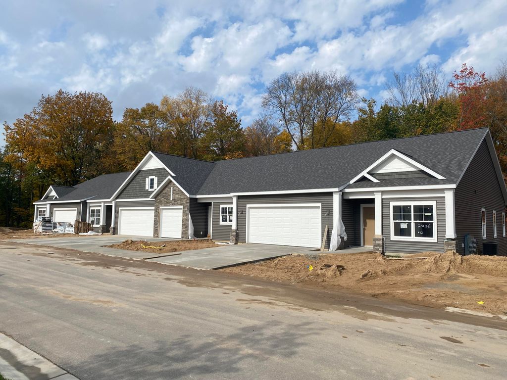 Photo of 2837 W Cobblestone Court SE #16, Grand Rapids, MI 49512 (MLS # 26005611)