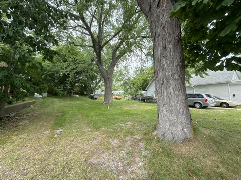 Photo of 150 Monroe Street, Manistee, MI 49660 (MLS # 25047058)
