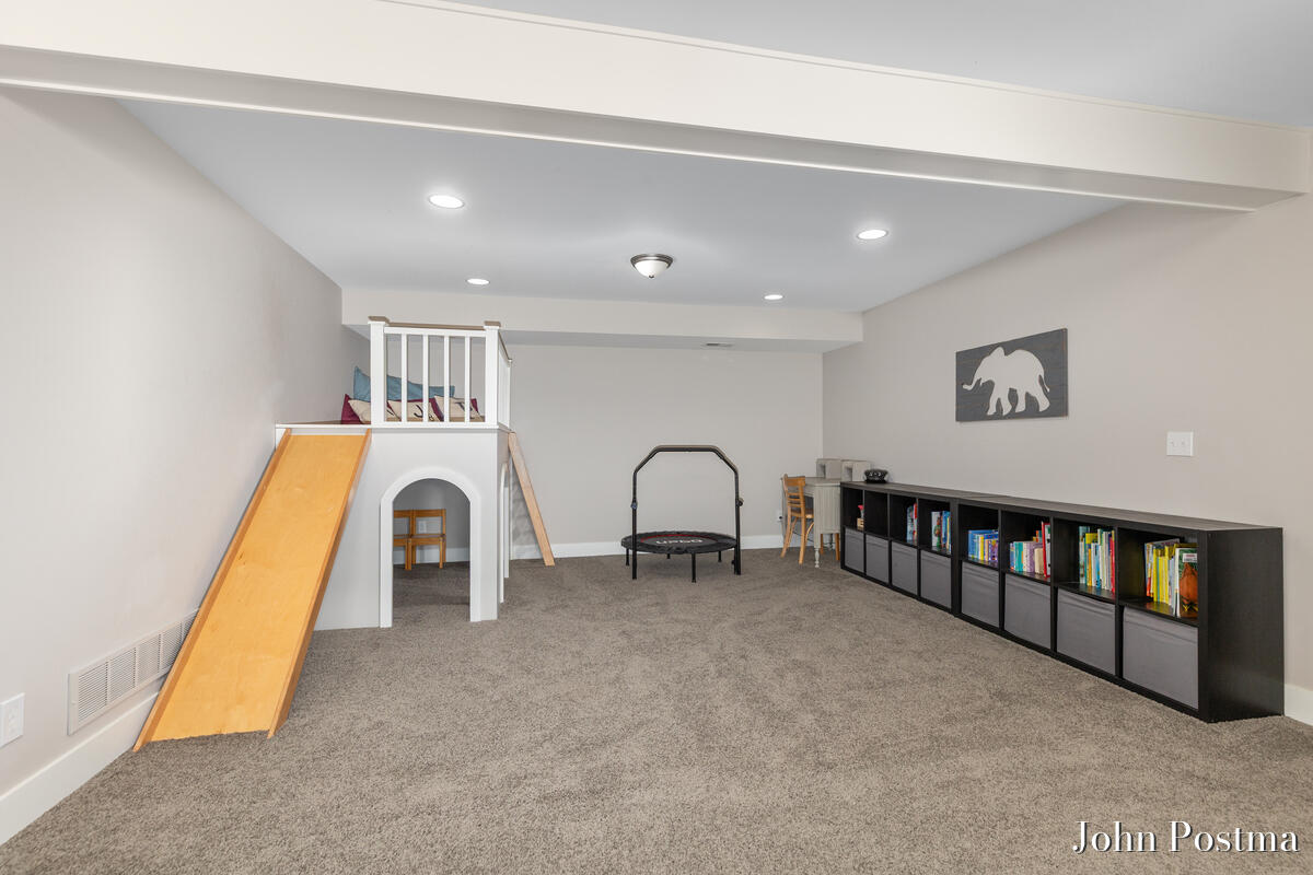 Grand Rapids, Michigan, 49546, United States, 4 Bedrooms Bedrooms, ,3 BathroomsBathrooms,Residential,Active,2043825