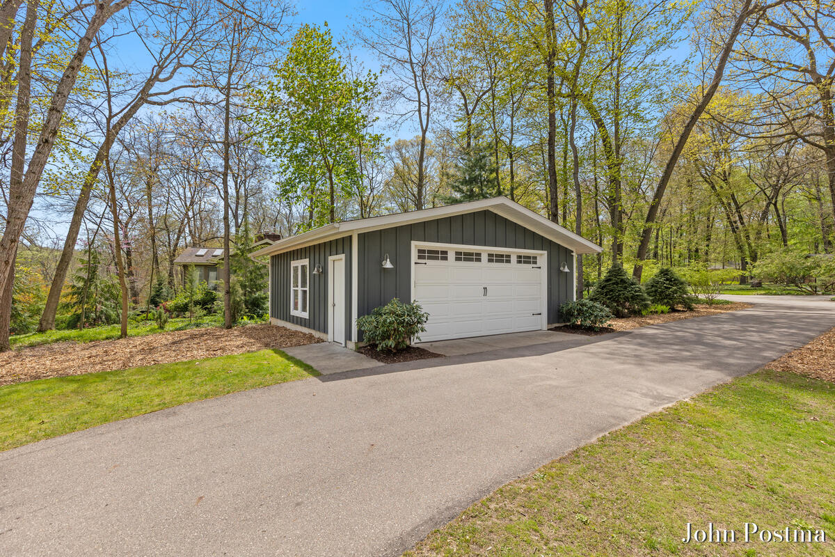 Grand Rapids, Michigan, 49546, United States, 4 Bedrooms Bedrooms, ,3 BathroomsBathrooms,Residential,Active,2043825