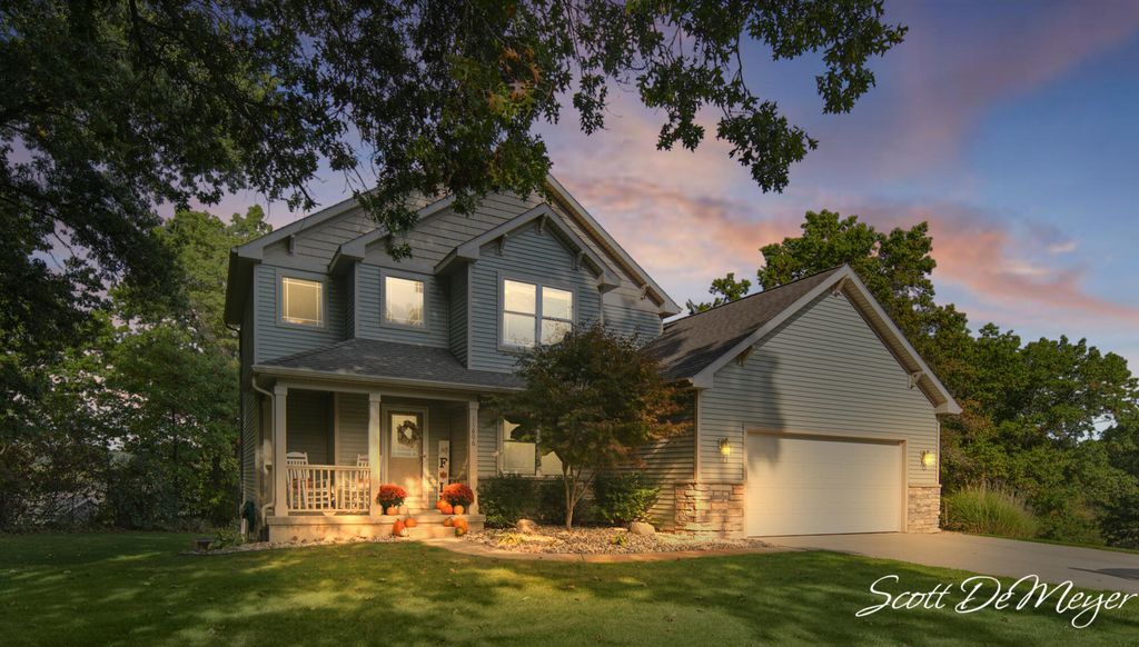 Photo of 11606 Thames Court, Lowell, MI 49331 (MLS # 25051377)