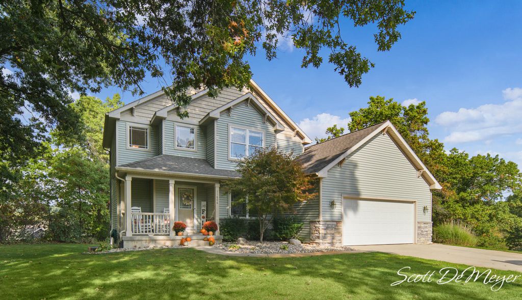 Photo of 11606 Thames Court, Lowell, MI 49331 (MLS # 25051377)