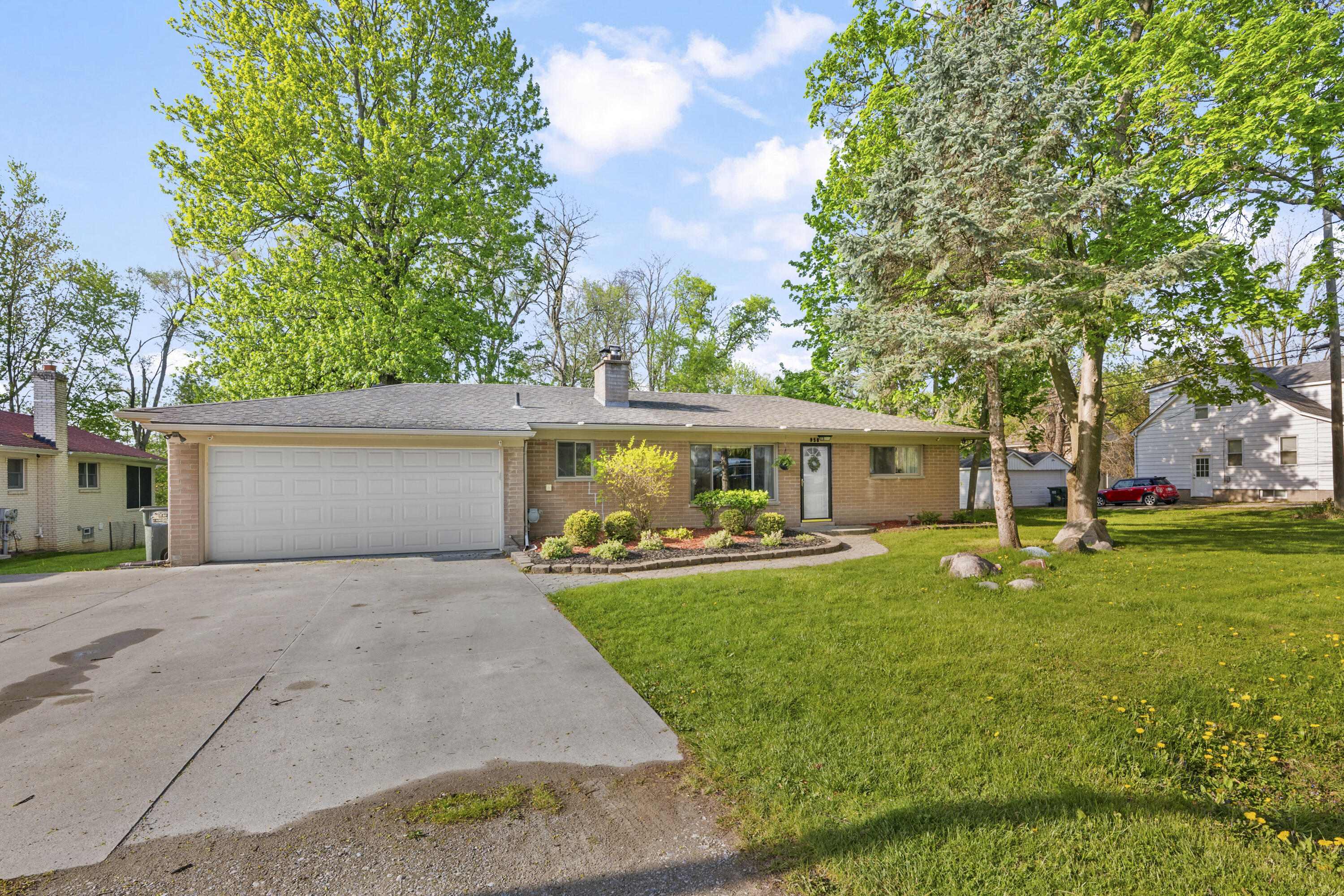 950 Gallaland Avenue