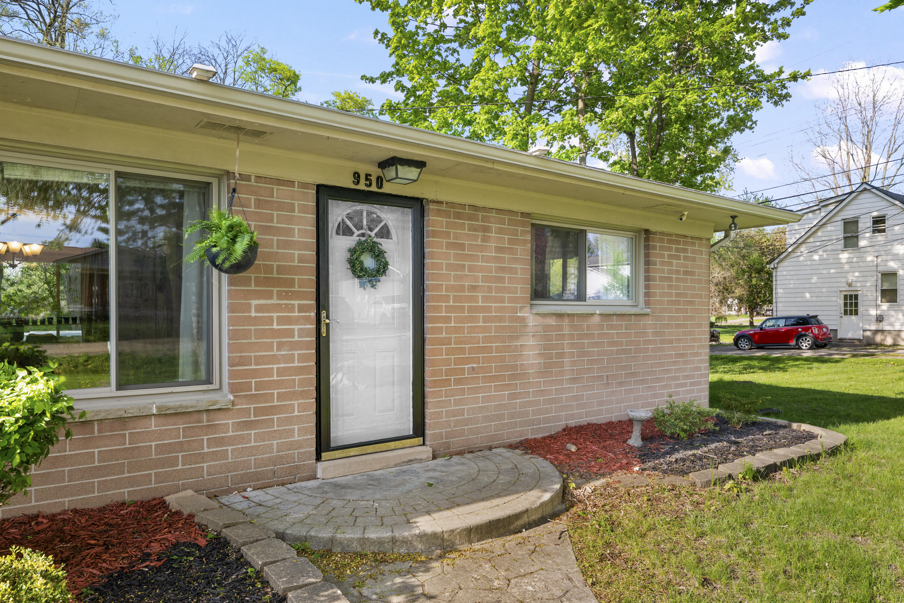 950 Gallaland Avenue