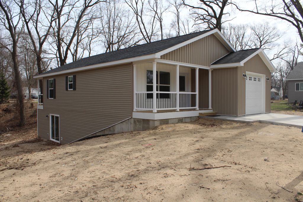 Photo of 254 Meeking Street, Muskegon, MI 49442 (MLS # 26016311)