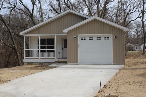 Photo of 254 Meeking Street, Muskegon, MI 49442 (MLS # 26016311)