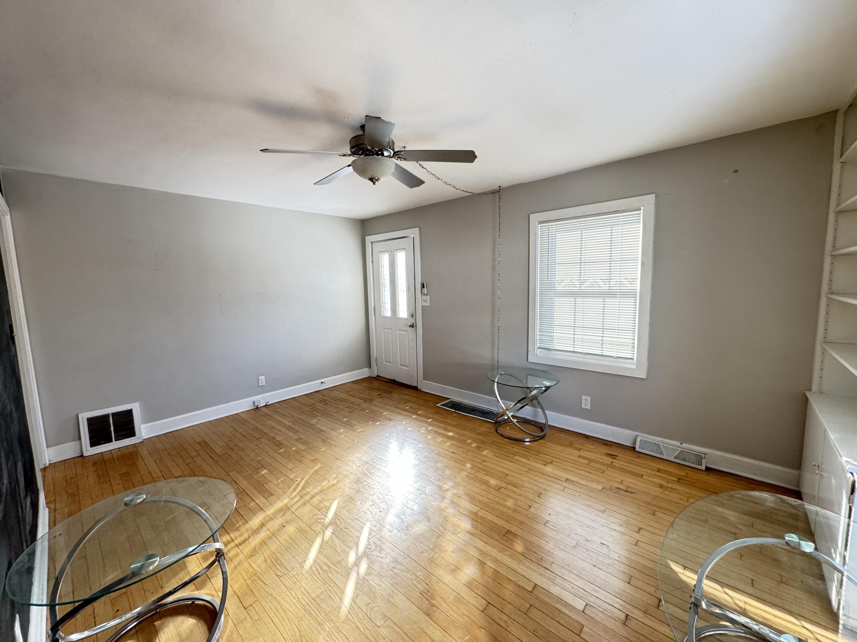 309 E Oak Grove Avenue