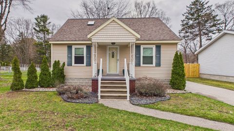 Photo of 4440 Henry Street, Norton Shores, MI 49441 (MLS # 26013191)