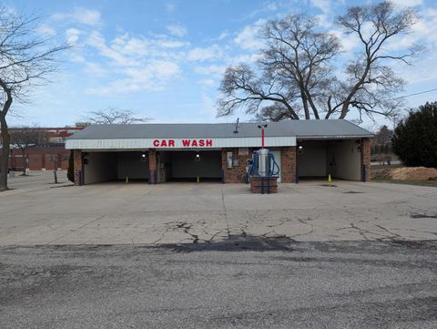 Photo of 605 S James Street, Ludington, MI 49431 (MLS # 26014564)