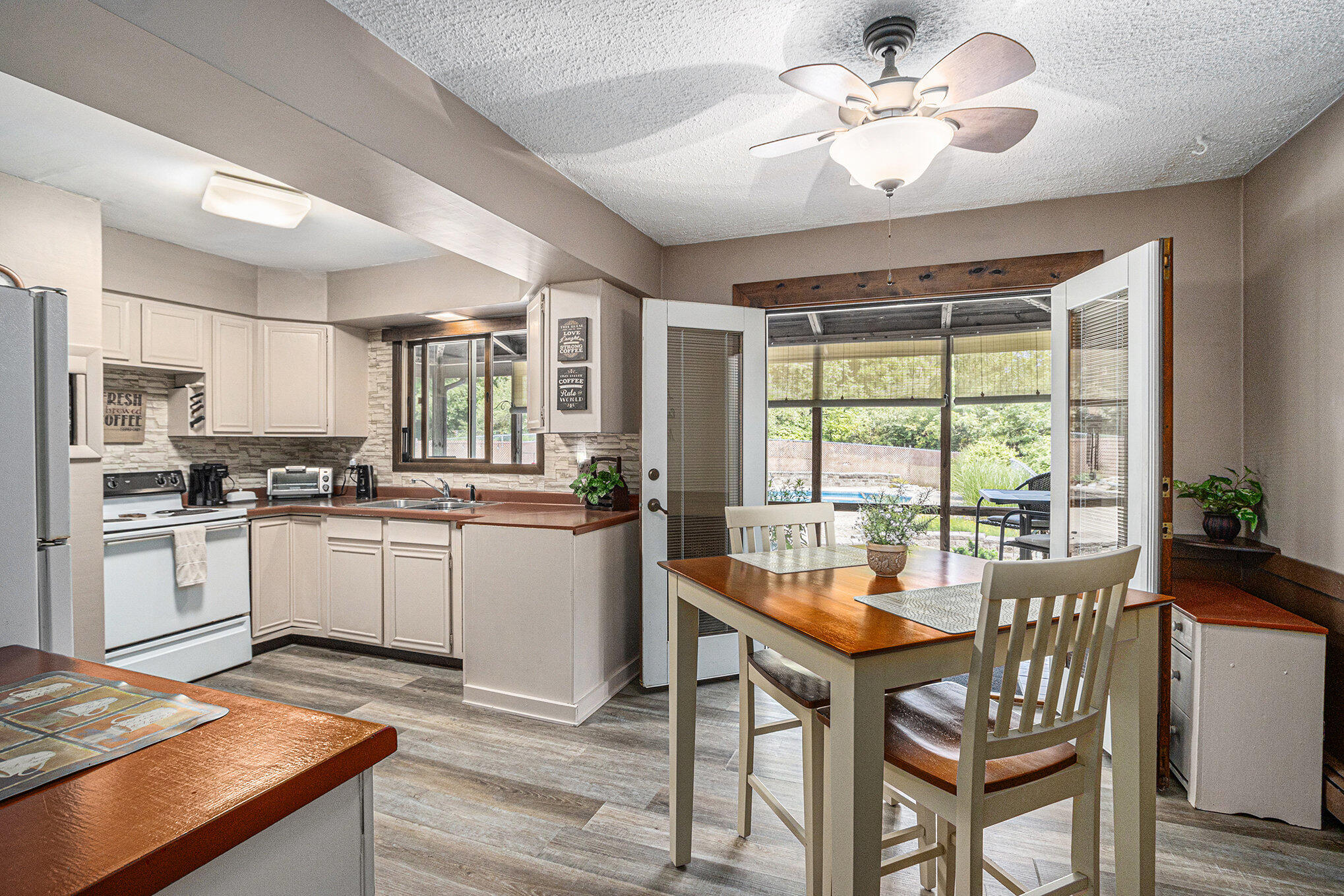 Richland, Michigan 49083, United States, 2 Bedrooms Bedrooms, ,2 BathroomsBathrooms,Residential,Active,192276