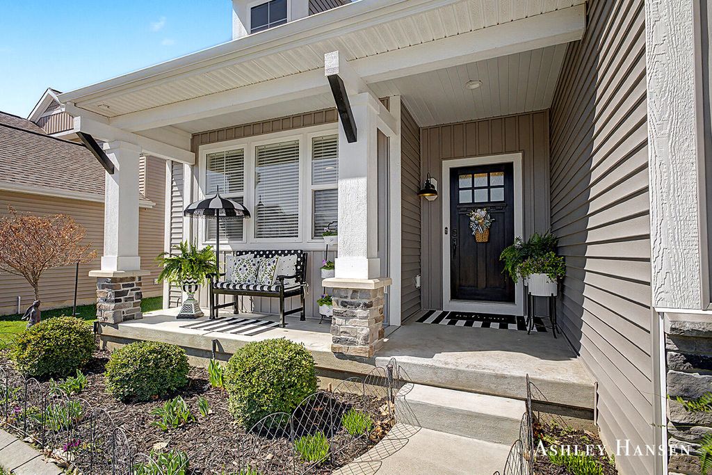 Photo of 6895 W Cottage Lane NE, Rockford, MI 49341 (MLS # 26015433)