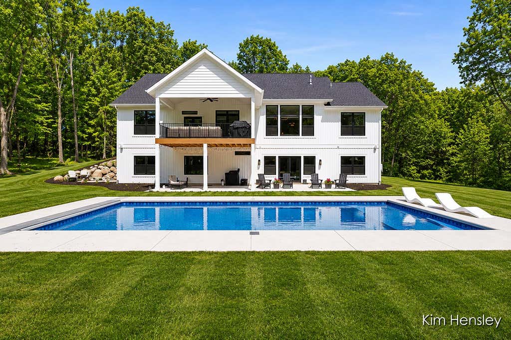 Photo of 8571 Young Avenue NE, Rockford, MI 49341 (MLS # 26025955)