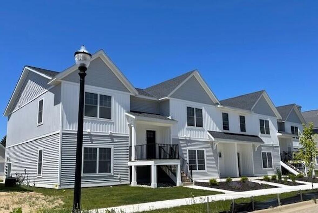 Photo of 2106 Sherwood Avenue, Holland, MI 49423 (MLS # 25061521)