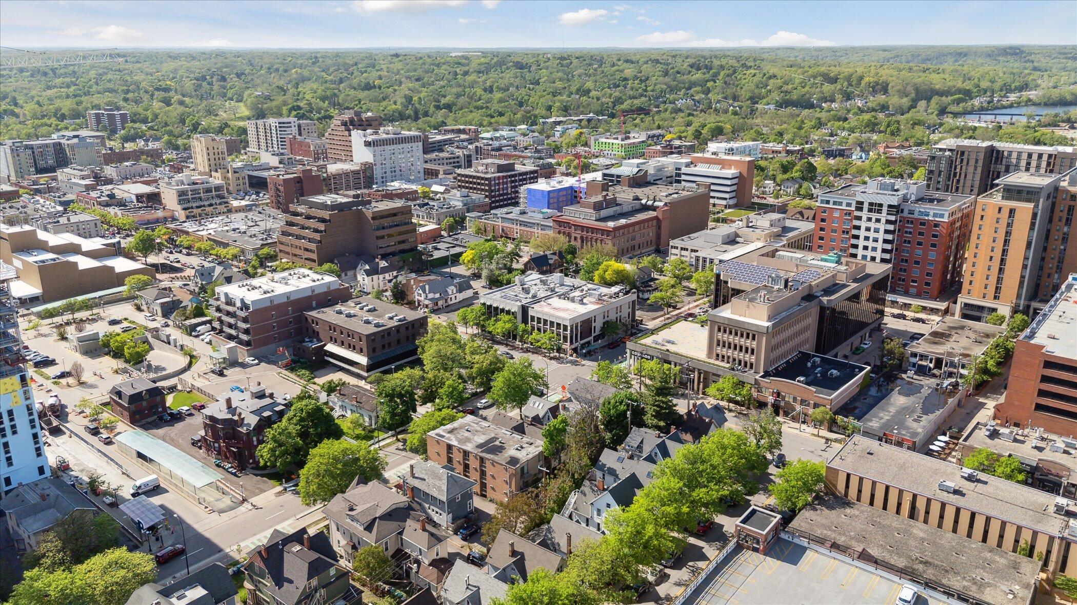 Ann Arbor, Michigan 48104, United States, 1 Bedroom Bedrooms, ,1 BathroomBathrooms,Residential,Pending,134833