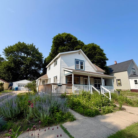 Photo of 615 E Melendy Street, Ludington, MI 49431 (MLS # 26036802)