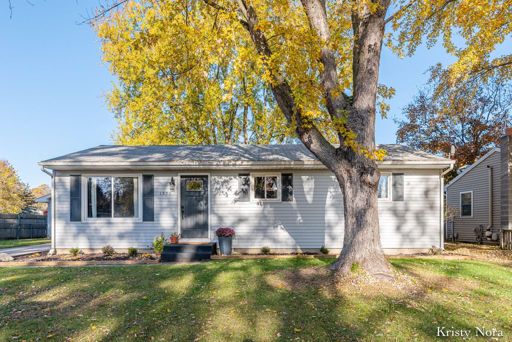 Photo of 1550 Carol Lynne Drive SE, Lowell, MI 49331 (MLS # 25056707)