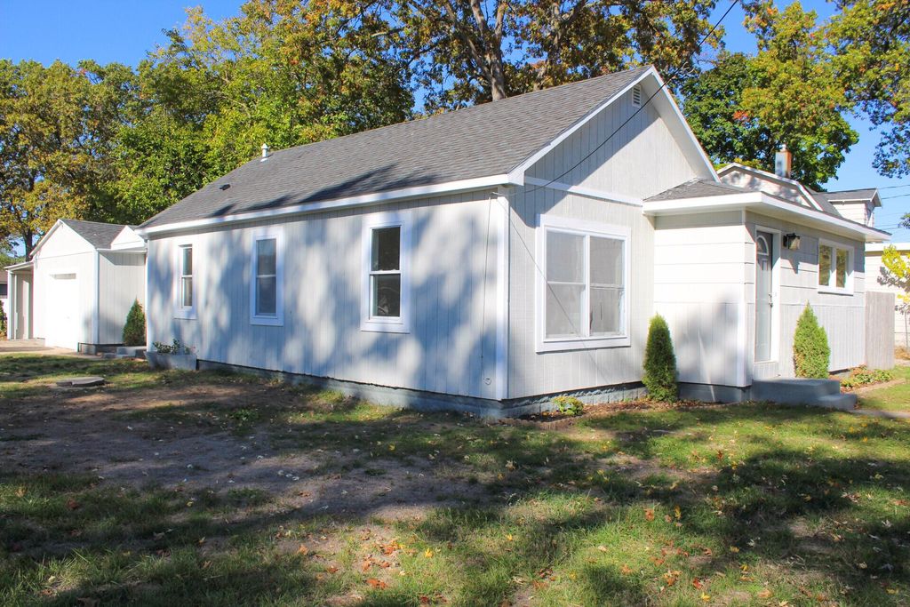 Photo of 1099 Shonat Street, Muskegon, MI 49442 (MLS # 25059115)