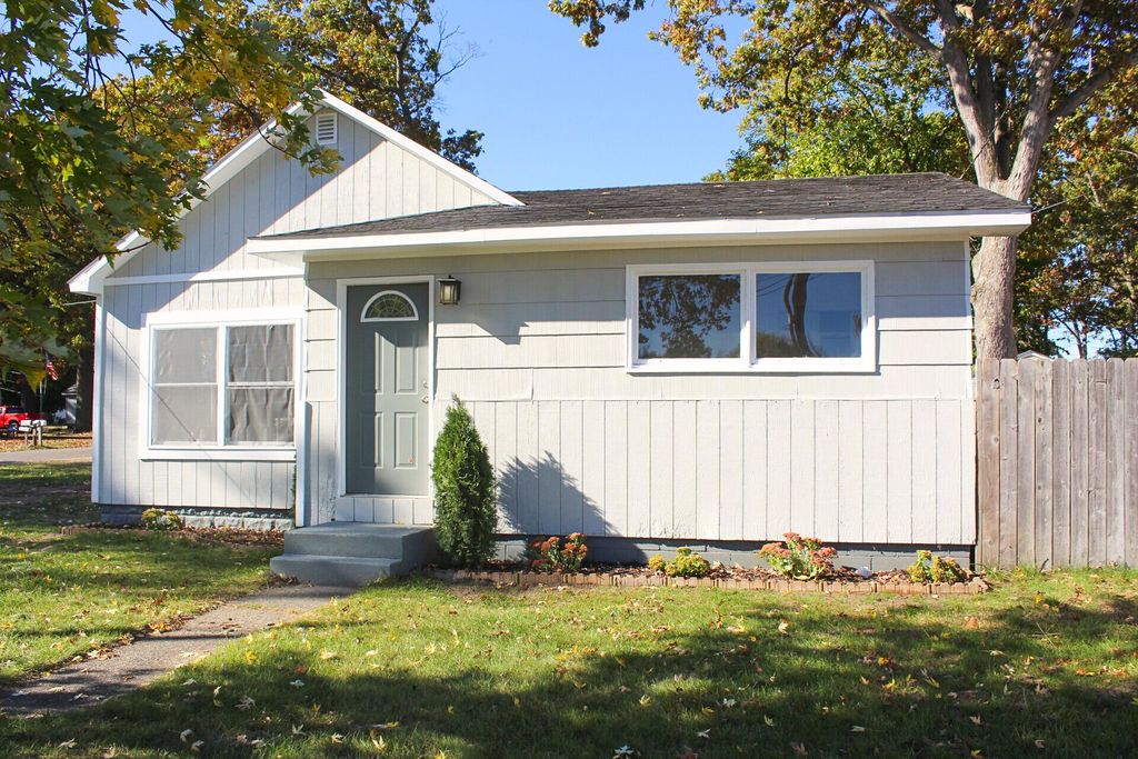 Photo of 1099 Shonat Street, Muskegon, MI 49442 (MLS # 25059115)