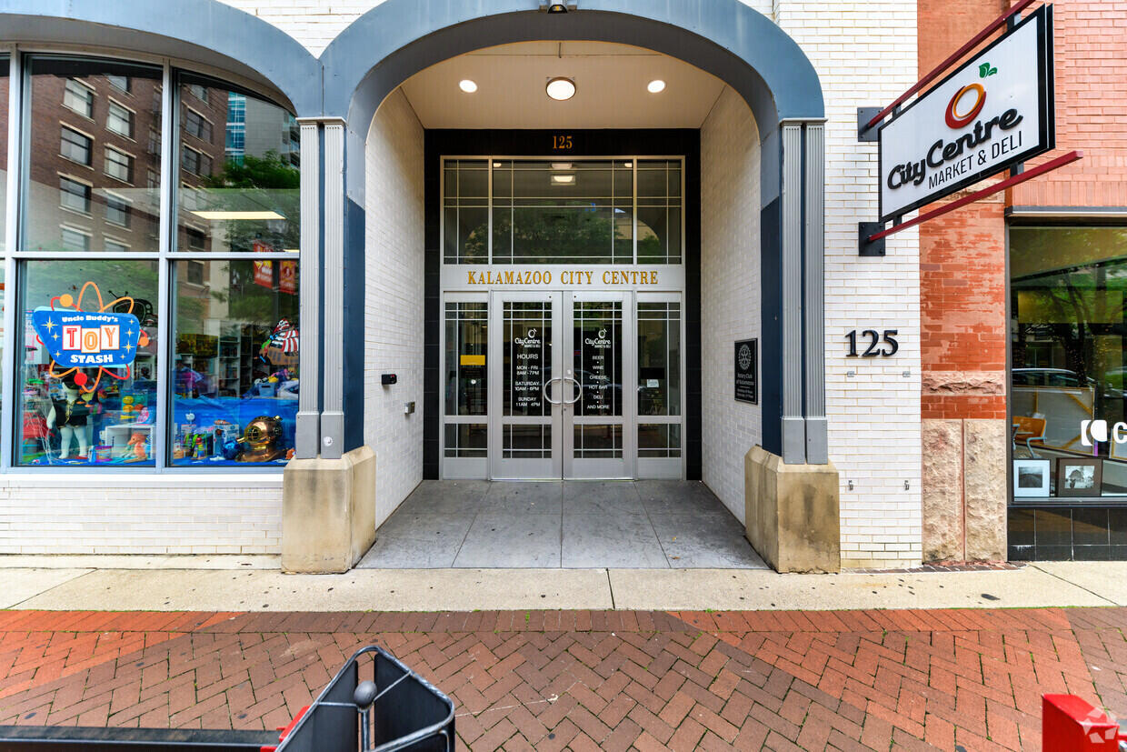 125 S Kalamazoo Mall