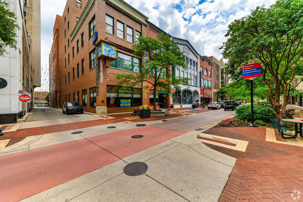 125 S Kalamazoo Mall