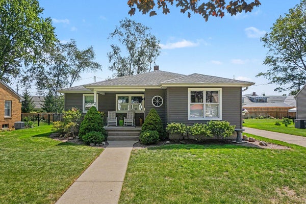 34 E 30TH ST, HOLLAND, MI 49423 - Image 8a392048bd581b0aad2fb1e47fb55906/1611339446