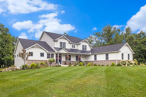 68575 W Banks Drive Edwardsburg MI 49112